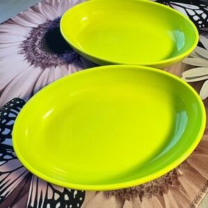Vibrant Yellowish green Oval cat bowl dishes